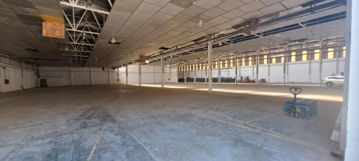 Commercial for sale in Alfafar - € 6,500,000 (Ref: 9427810)