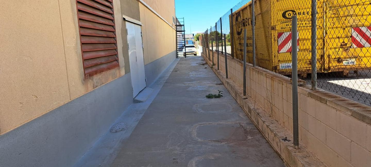 Commercial for sale in Alfafar - € 6,500,000 (Ref: 9427810)