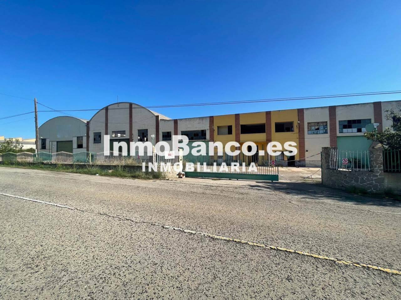 Gewerbe zu verkaufen in Chiva - 690.000 € (Ref: 9427812)