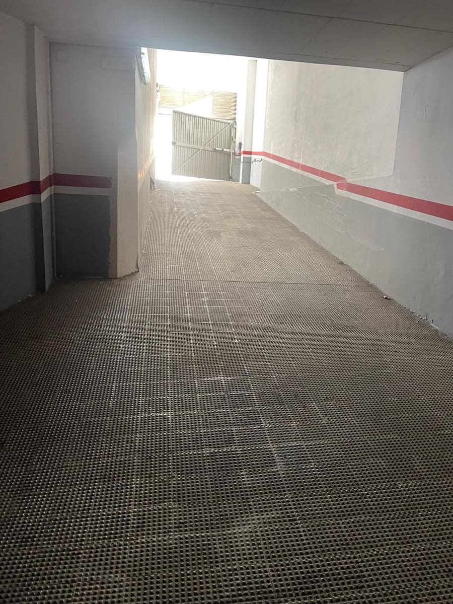 Garage for sale in Requena - € 5,452 (Ref: 9427815)