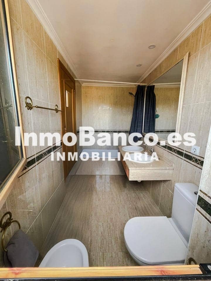 3 sovrum Villa till salu i Chiva med pool garage - 283 000 € (Ref: 9427816)