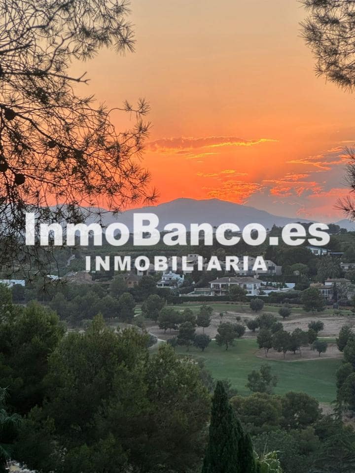 3 sovrum Villa till salu i Chiva med pool garage - 283 000 € (Ref: 9427816)