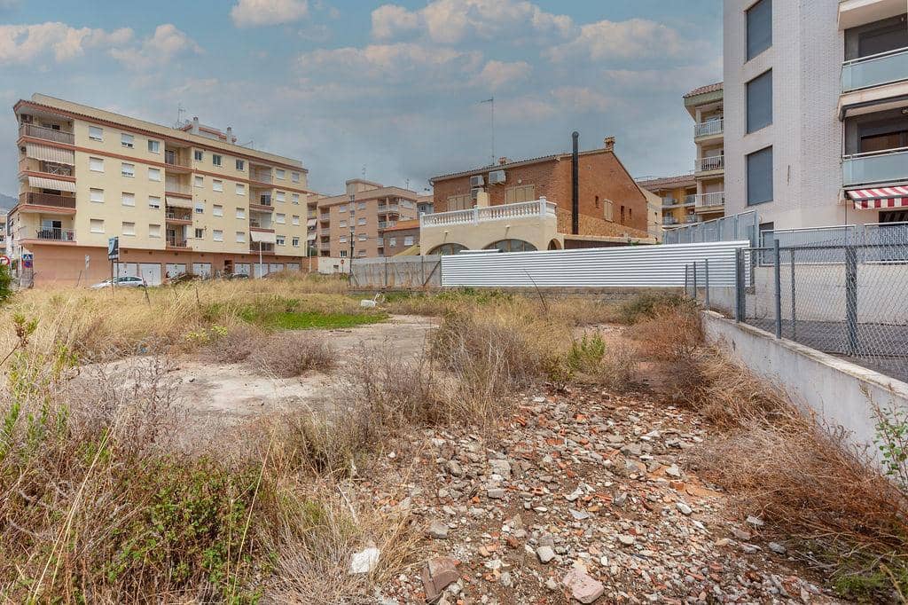 Mark till salu i Oropesa  - 496 000 € (Ref: 9427832)