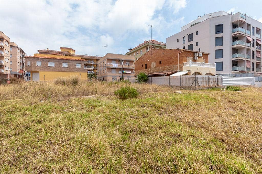 Mark till salu i Oropesa  - 496 000 € (Ref: 9427832)