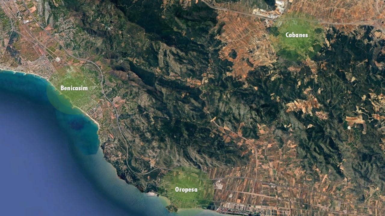 Mark till salu i Oropesa  - 496 000 € (Ref: 9427832)