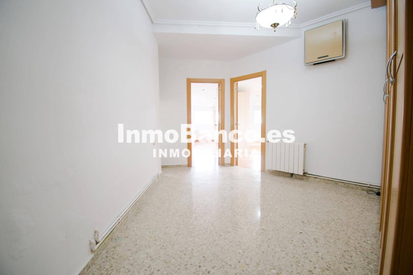 5 bedroom Villa for sale in Torrent with pool garage - € 330,000 (Ref: 9427838)