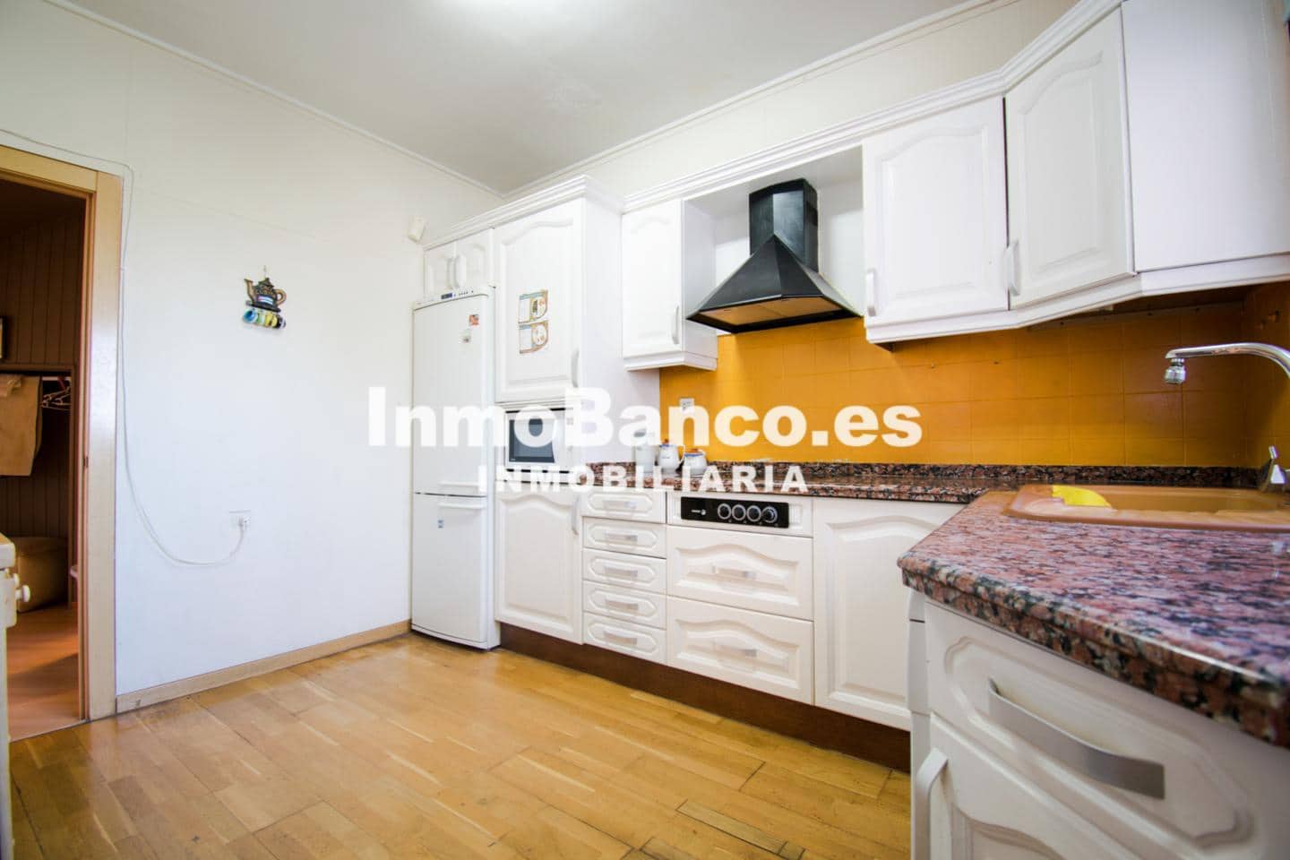 5 bedroom Villa for sale in Torrent with pool garage - € 330,000 (Ref: 9427838)