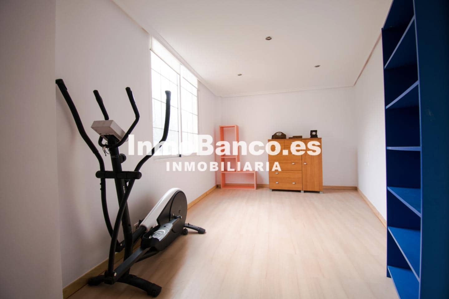 5 bedroom Villa for sale in Torrent with pool garage - € 330,000 (Ref: 9427838)