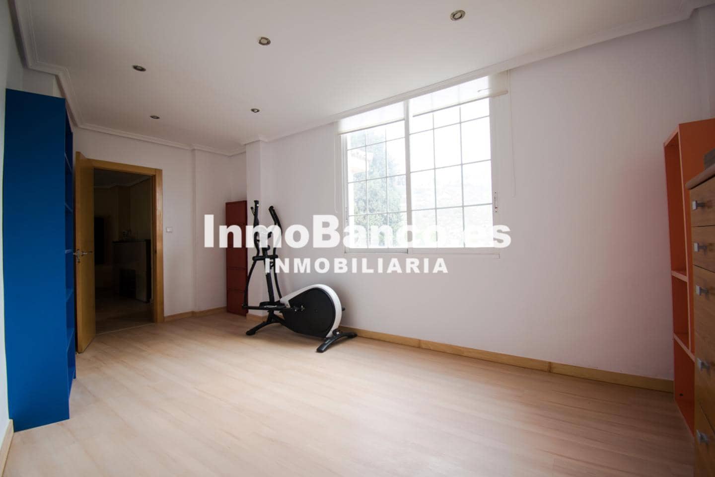 5 bedroom Villa for sale in Torrent with pool garage - € 330,000 (Ref: 9427838)