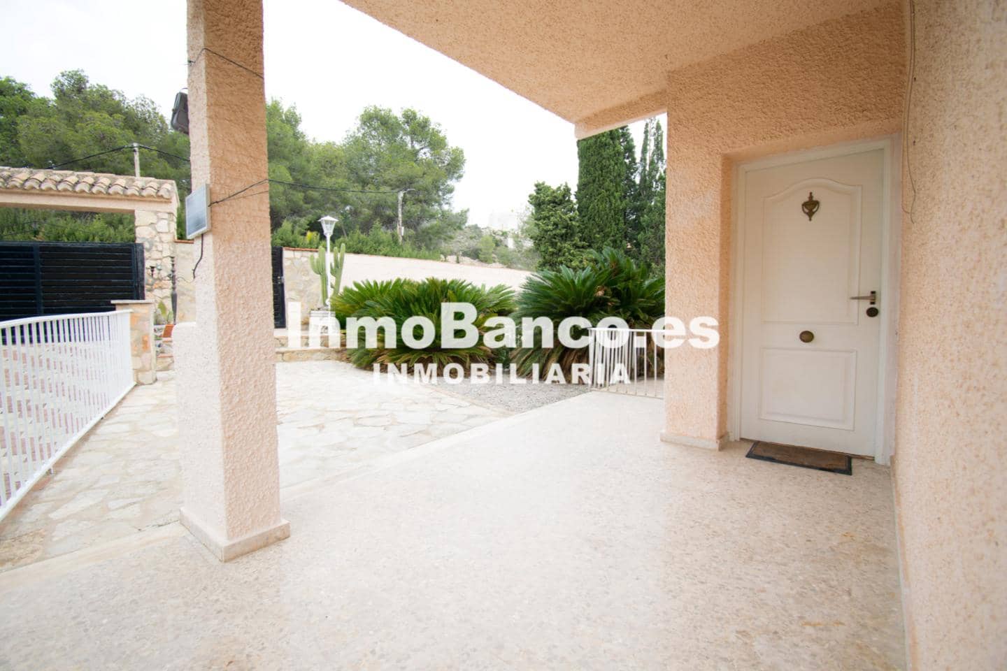 5 bedroom Villa for sale in Torrent with pool garage - € 330,000 (Ref: 9427838)