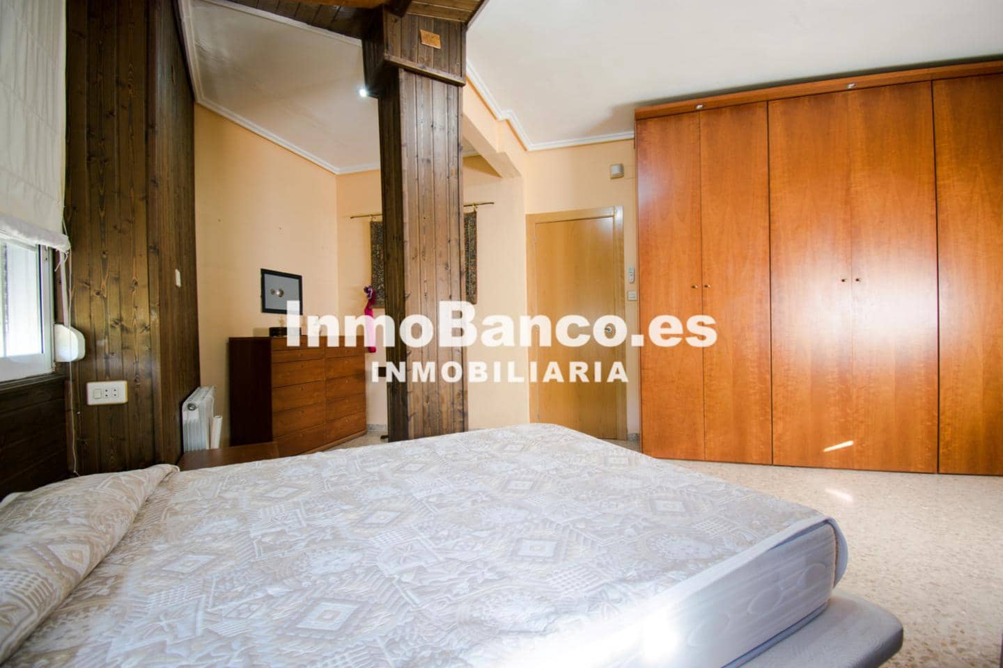 5 bedroom Villa for sale in Torrent with pool garage - € 330,000 (Ref: 9427838)