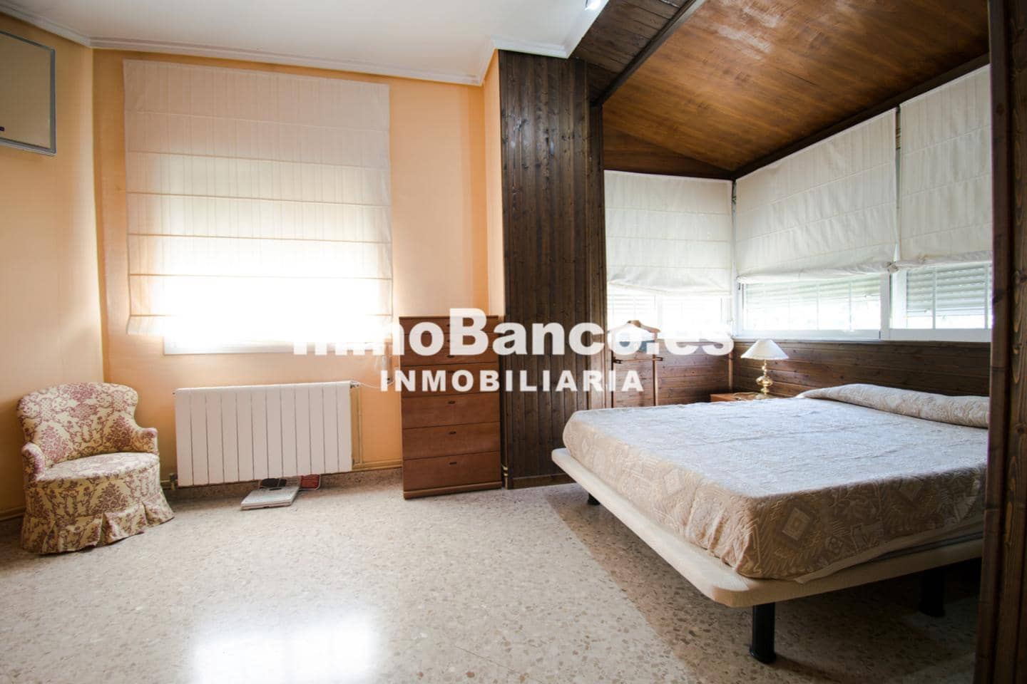 5 bedroom Villa for sale in Torrent with pool garage - € 330,000 (Ref: 9427838)