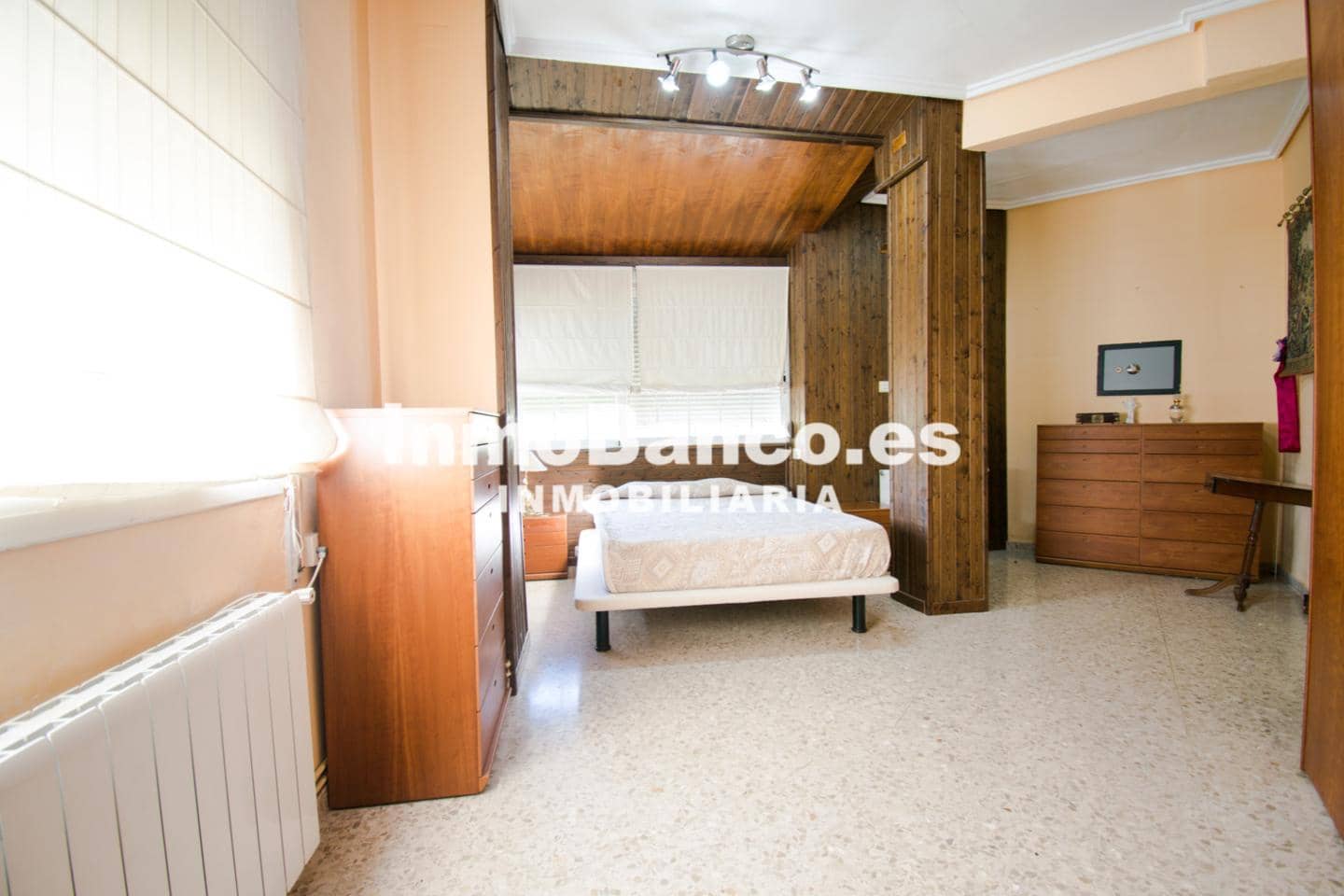 5 bedroom Villa for sale in Torrent with pool garage - € 330,000 (Ref: 9427838)