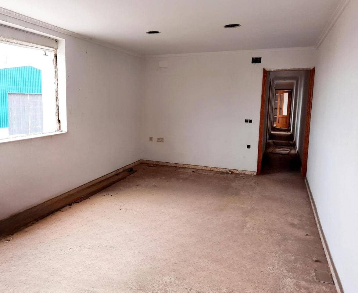 Commercieel te koop in Castello de la Ribera - € 147.000 (Ref: 9427840)