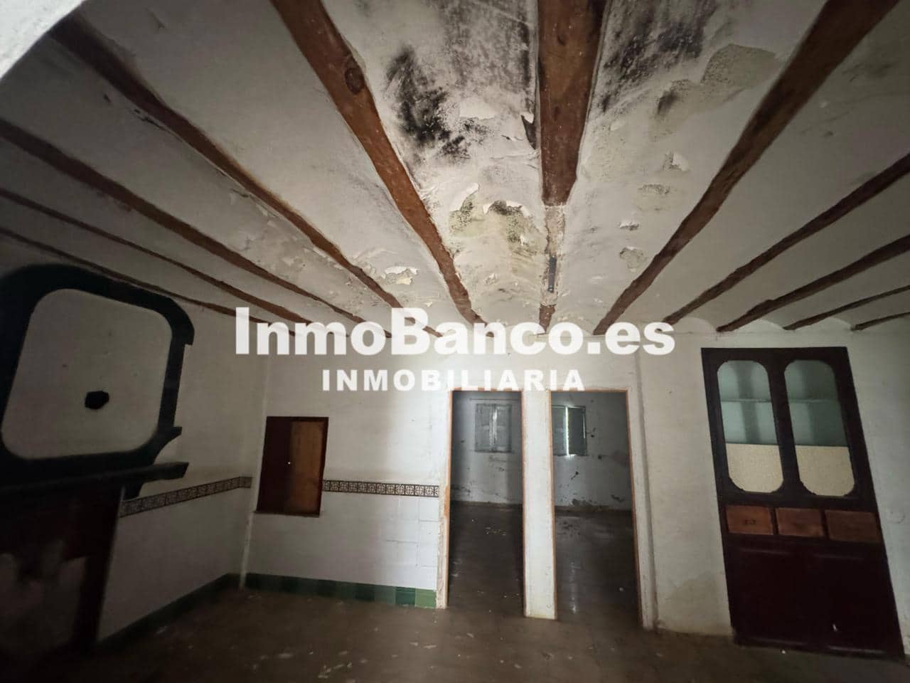 4 slaapkamer Villa te koop in Requena - € 42.000 (Ref: 9427848)