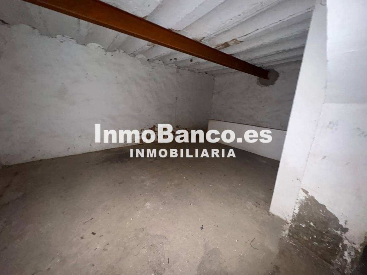 4 slaapkamer Villa te koop in Requena - € 42.000 (Ref: 9427848)