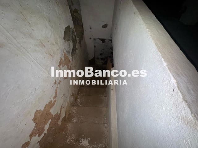 4 slaapkamer Villa te koop in Requena - € 42.000 (Ref: 9427848)