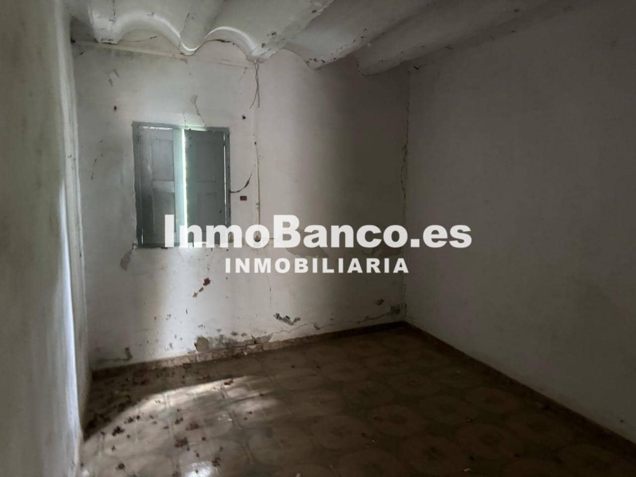 4 slaapkamer Villa te koop in Requena - € 42.000 (Ref: 9427848)