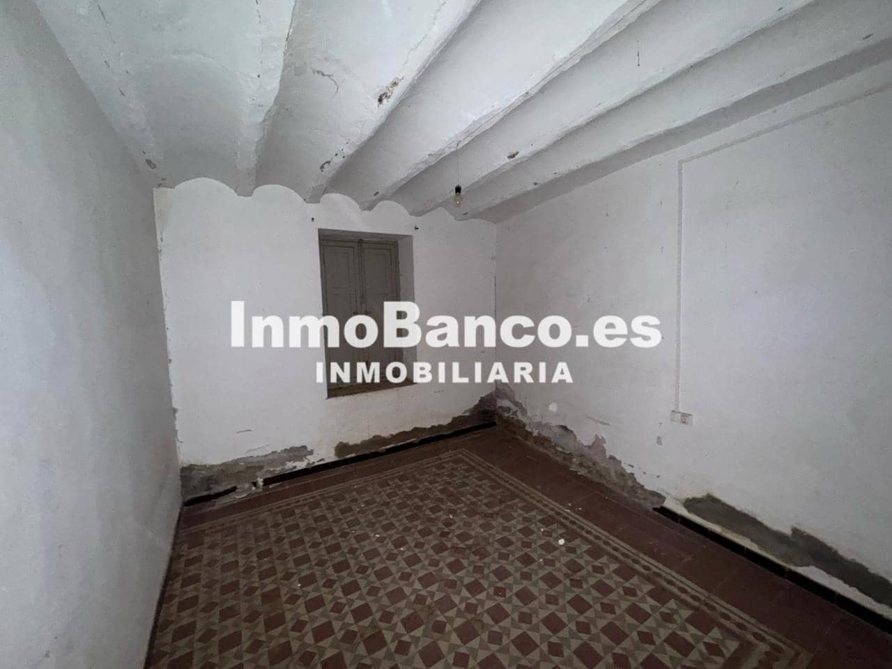 4 slaapkamer Villa te koop in Requena - € 42.000 (Ref: 9427848)