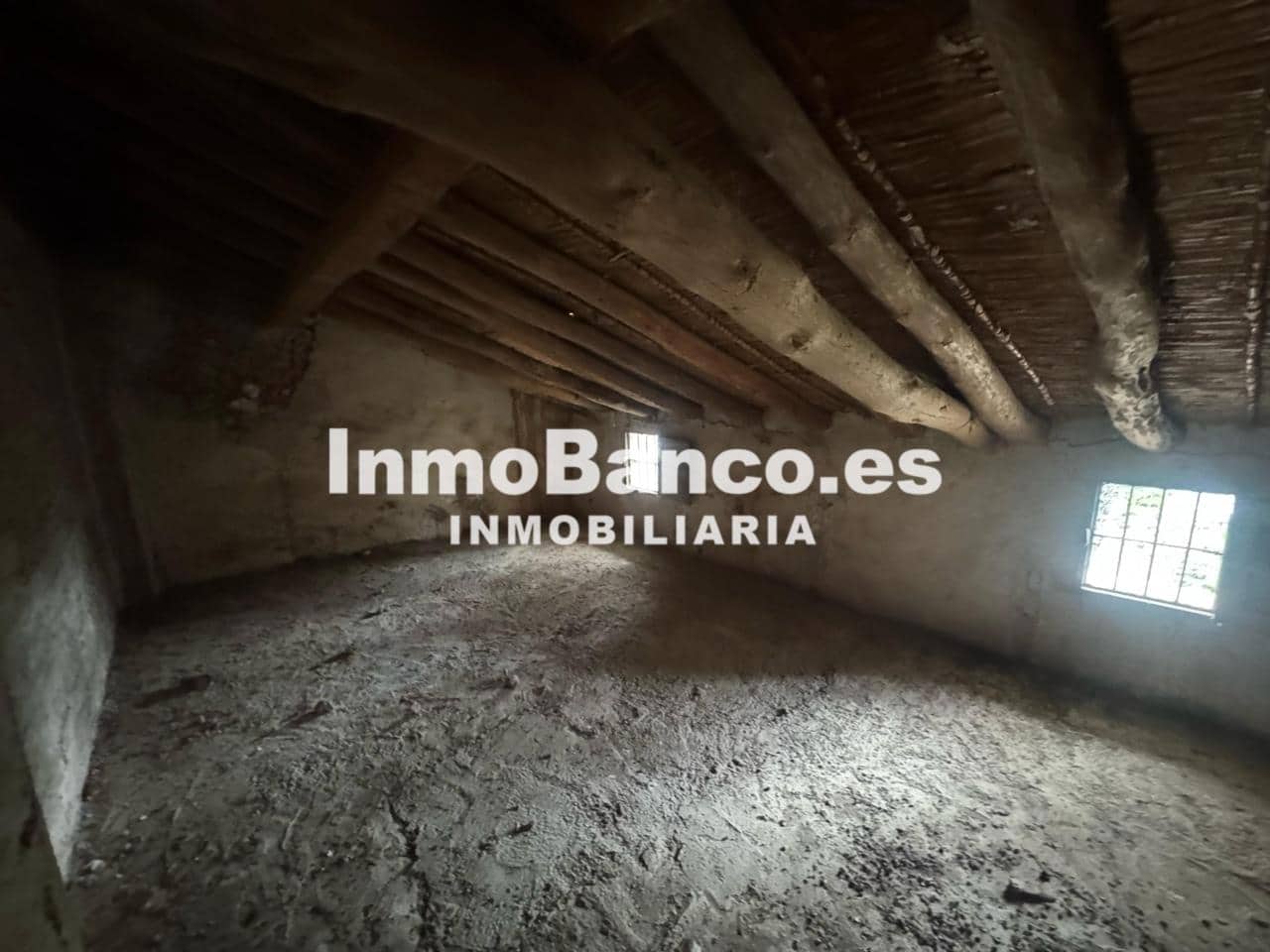 4 slaapkamer Villa te koop in Requena - € 42.000 (Ref: 9427848)