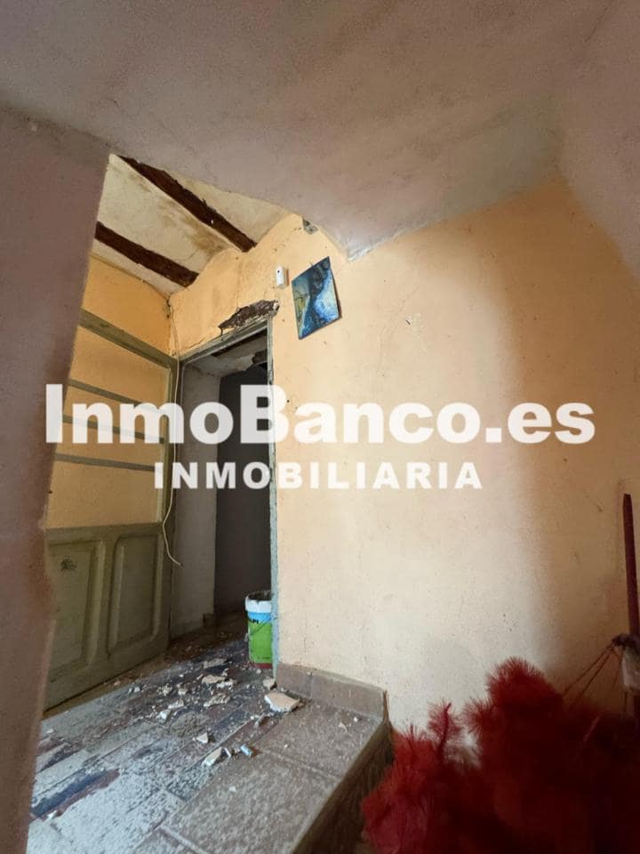 3 bedroom Villa for sale in Requena - € 49,800 (Ref: 9427849)