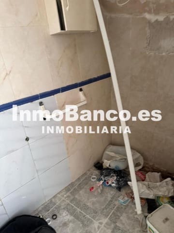 3 slaapkamer Villa te koop in Requena - € 49.800 (Ref: 9427849)