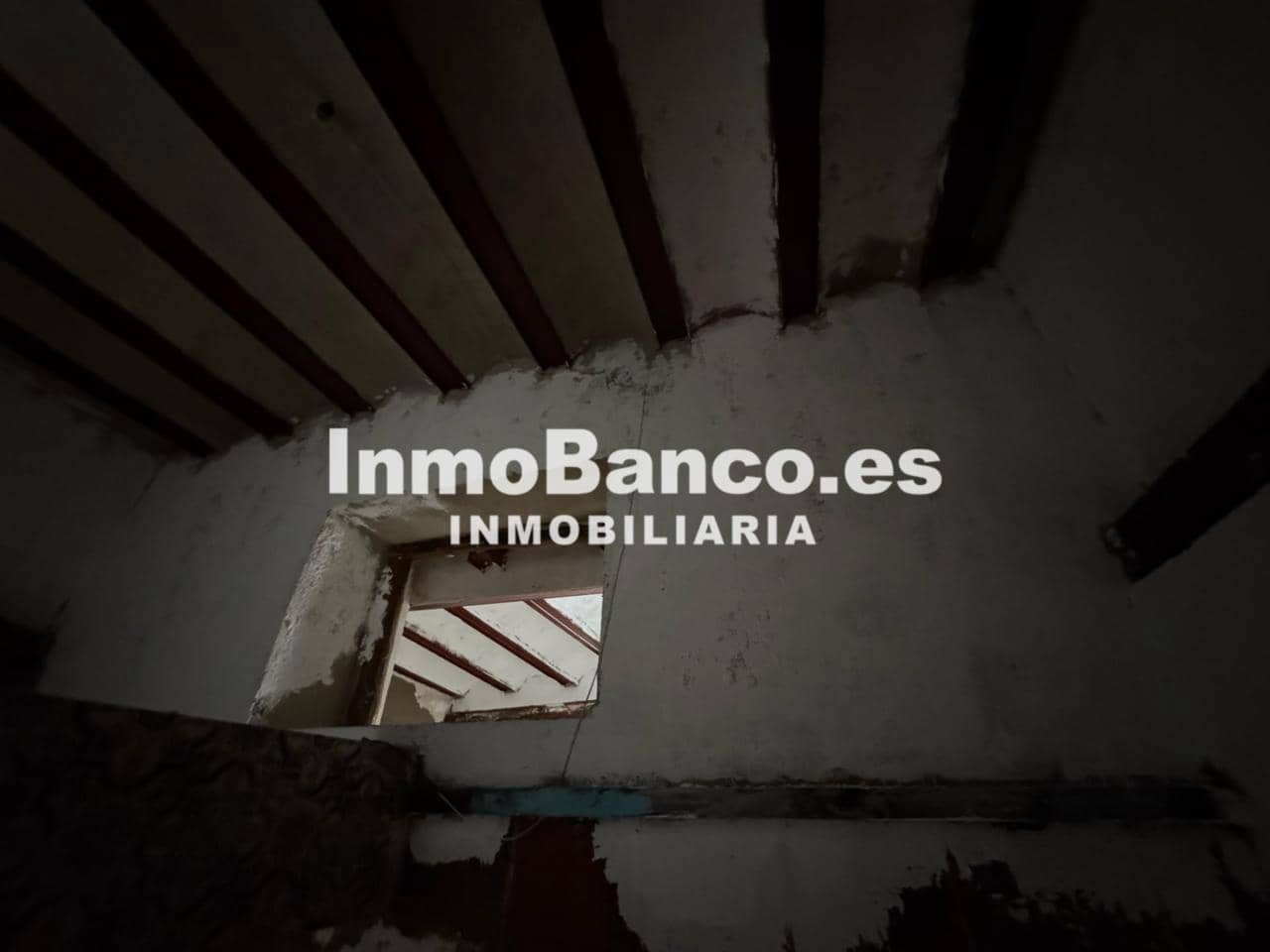 3 bedroom Villa for sale in Requena - € 49,800 (Ref: 9427849)