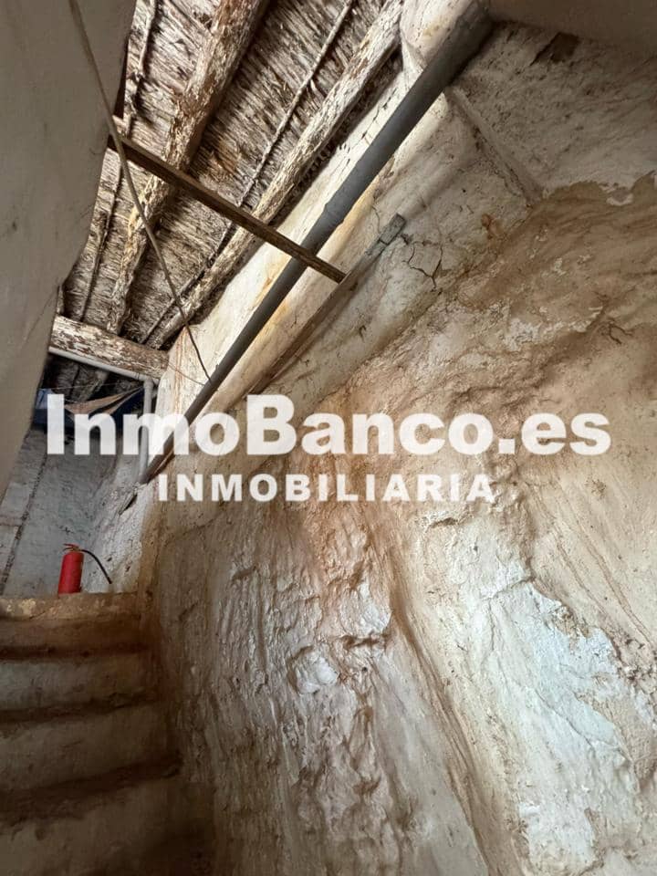 3 bedroom Villa for sale in Requena - € 49,800 (Ref: 9427849)