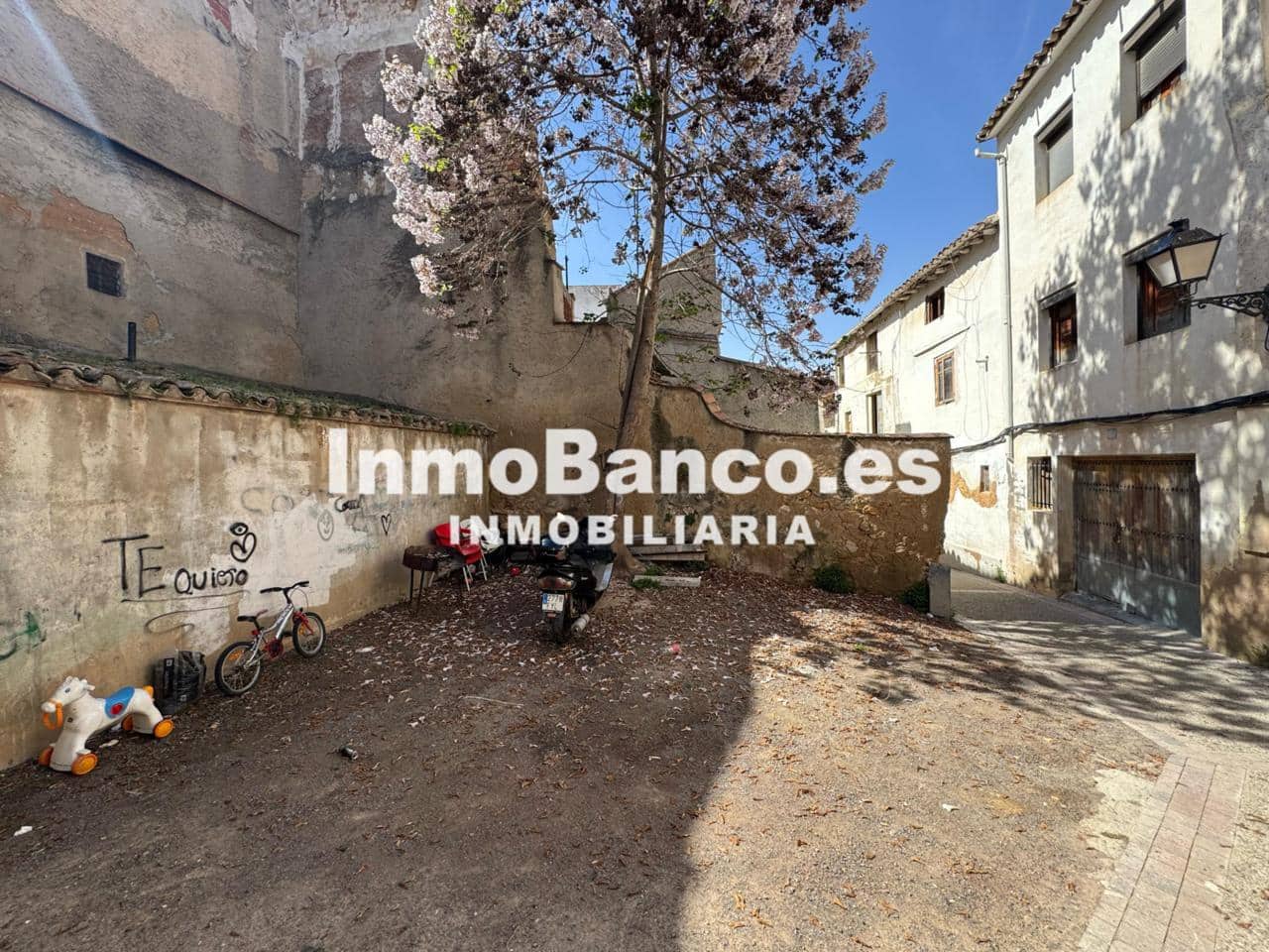 3 bedroom Villa for sale in Requena - € 49,800 (Ref: 9427849)