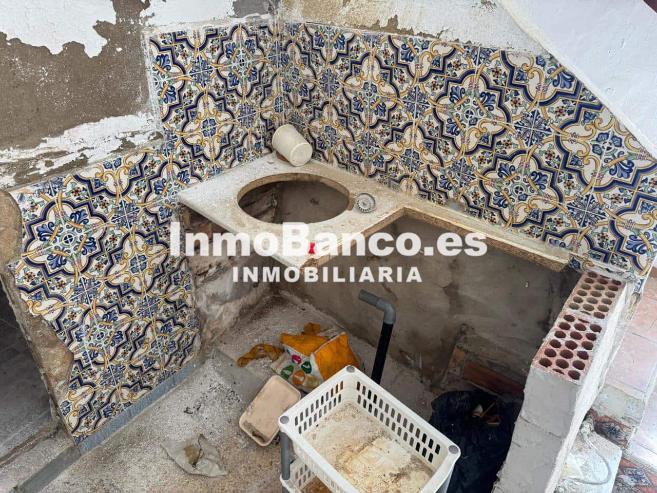 3 bedroom Villa for sale in Requena - € 49,800 (Ref: 9427849)