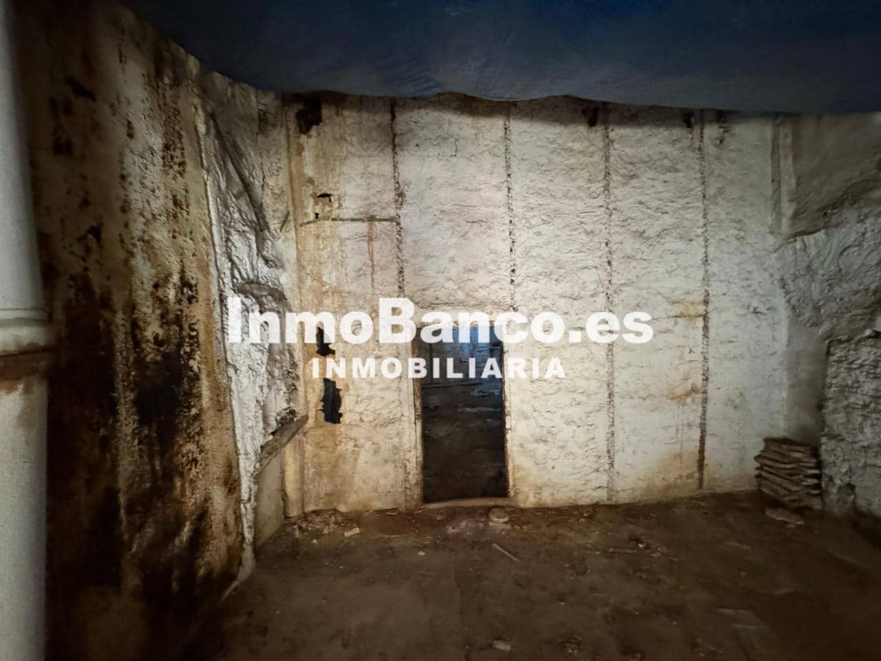 3 bedroom Villa for sale in Requena - € 49,800 (Ref: 9427849)