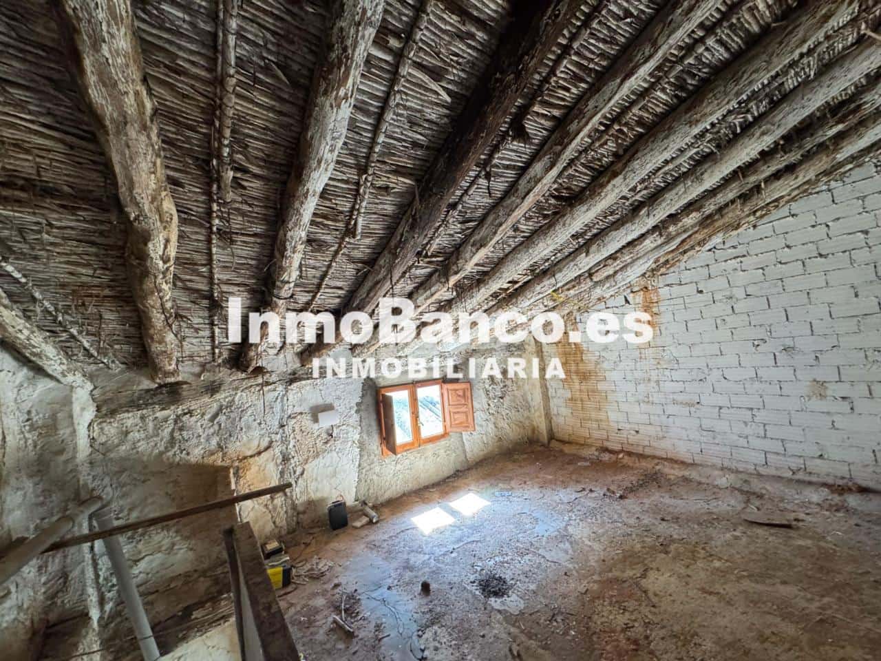 3 bedroom Villa for sale in Requena - € 49,800 (Ref: 9427849)