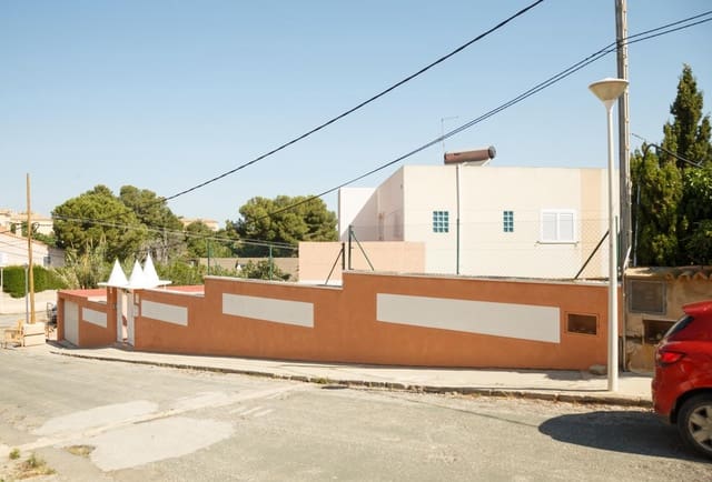 5 slaapkamer Villa te huur in Chiva met zwembad - € 3.500 (Ref: 9427860)