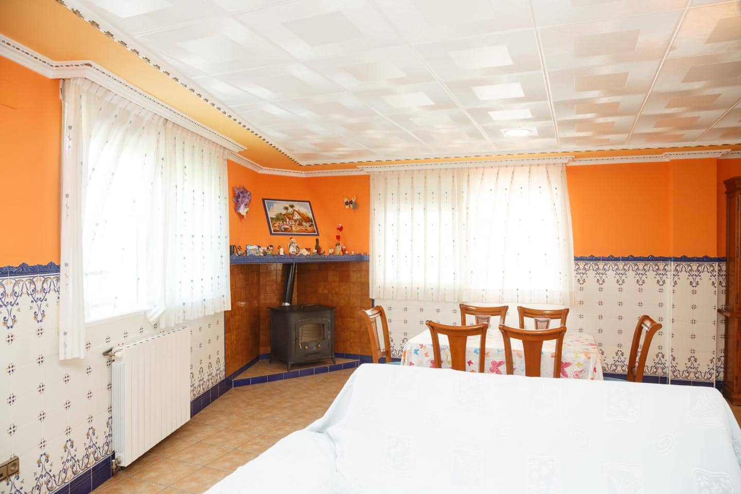 5 slaapkamer Villa te huur in Chiva met zwembad - € 3.500 (Ref: 9427860)