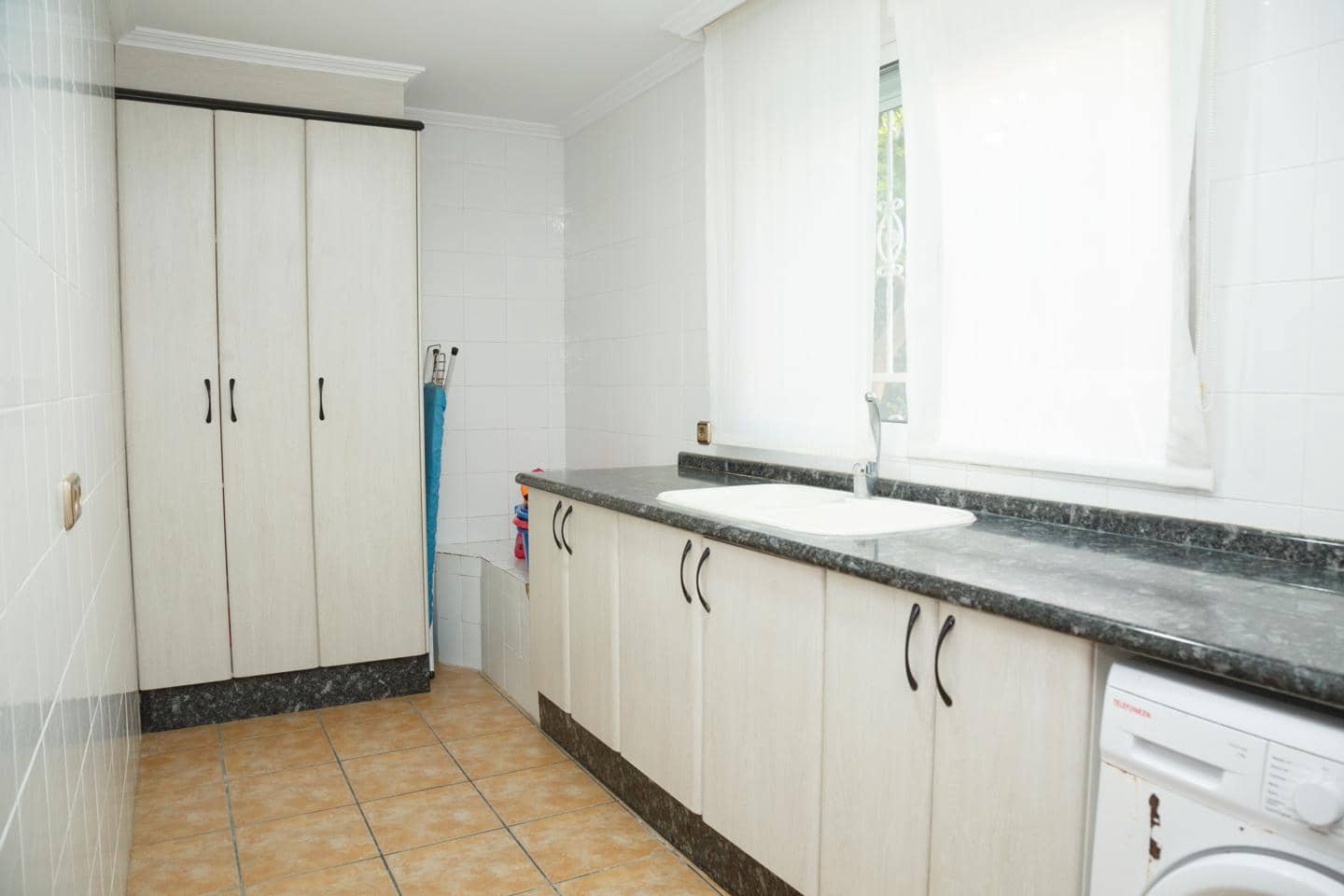 5 slaapkamer Villa te huur in Chiva met zwembad - € 3.500 (Ref: 9427860)