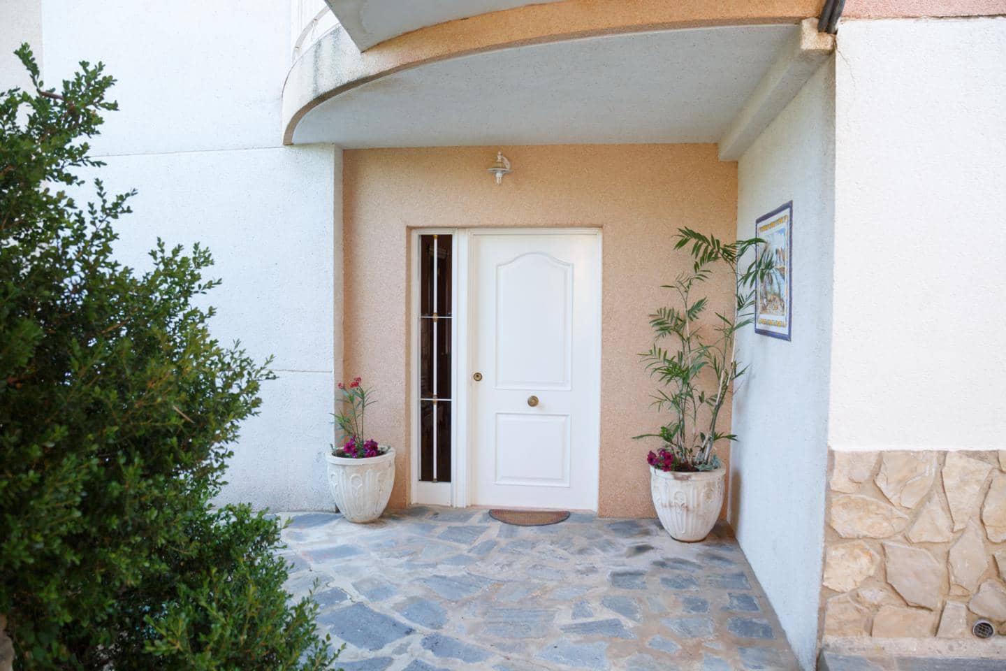 5 slaapkamer Villa te huur in Chiva met zwembad - € 3.500 (Ref: 9427860)