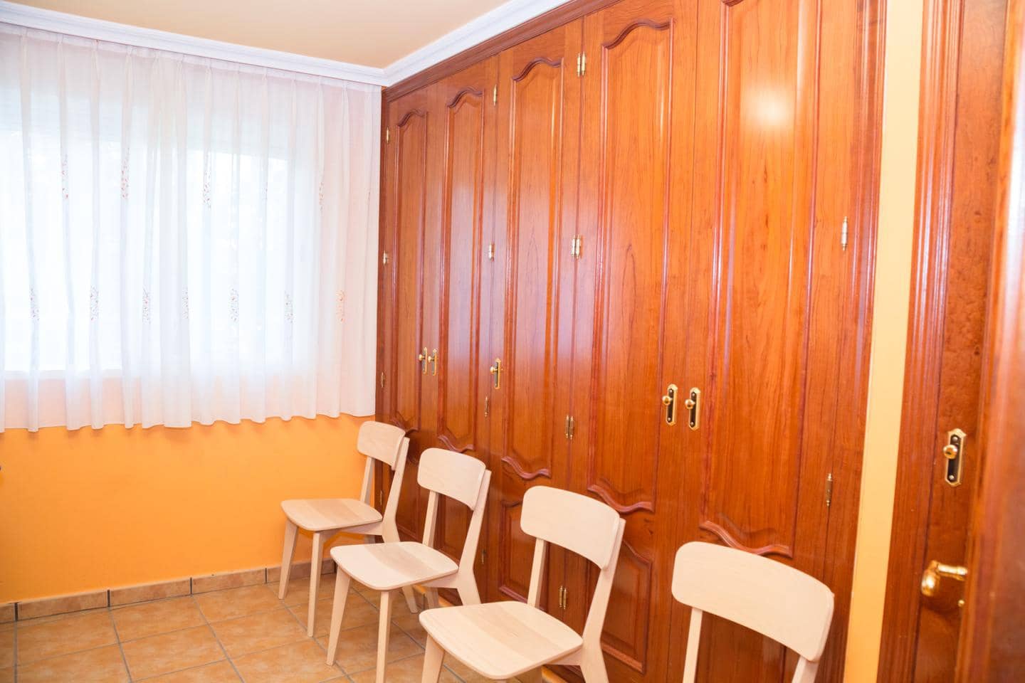 5 slaapkamer Villa te huur in Chiva met zwembad - € 3.500 (Ref: 9427860)