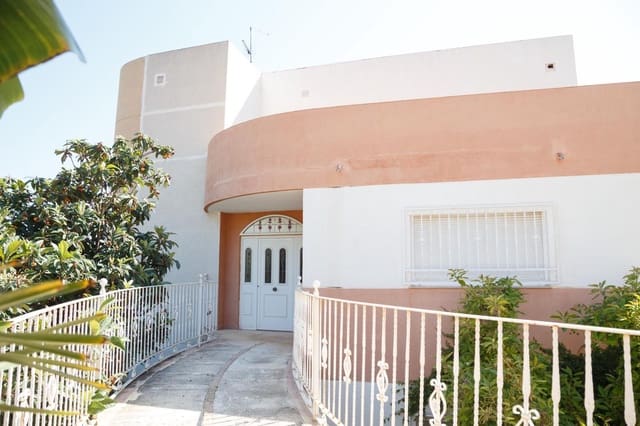 5 slaapkamer Villa te huur in Chiva met zwembad - € 3.500 (Ref: 9427860)