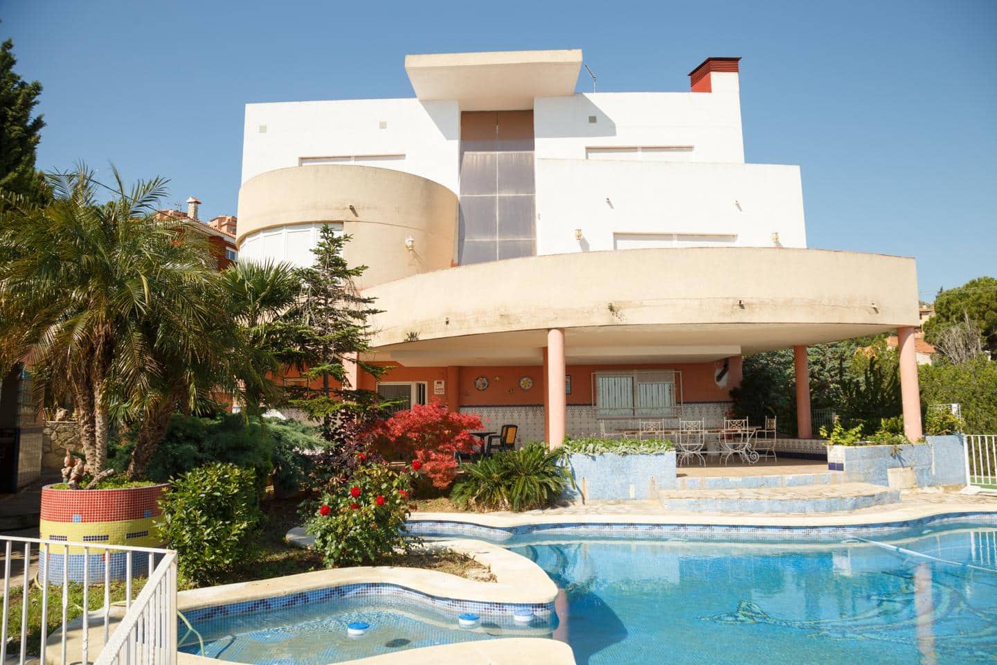 5 slaapkamer Villa te huur in Chiva met zwembad - € 3.500 (Ref: 9427860)