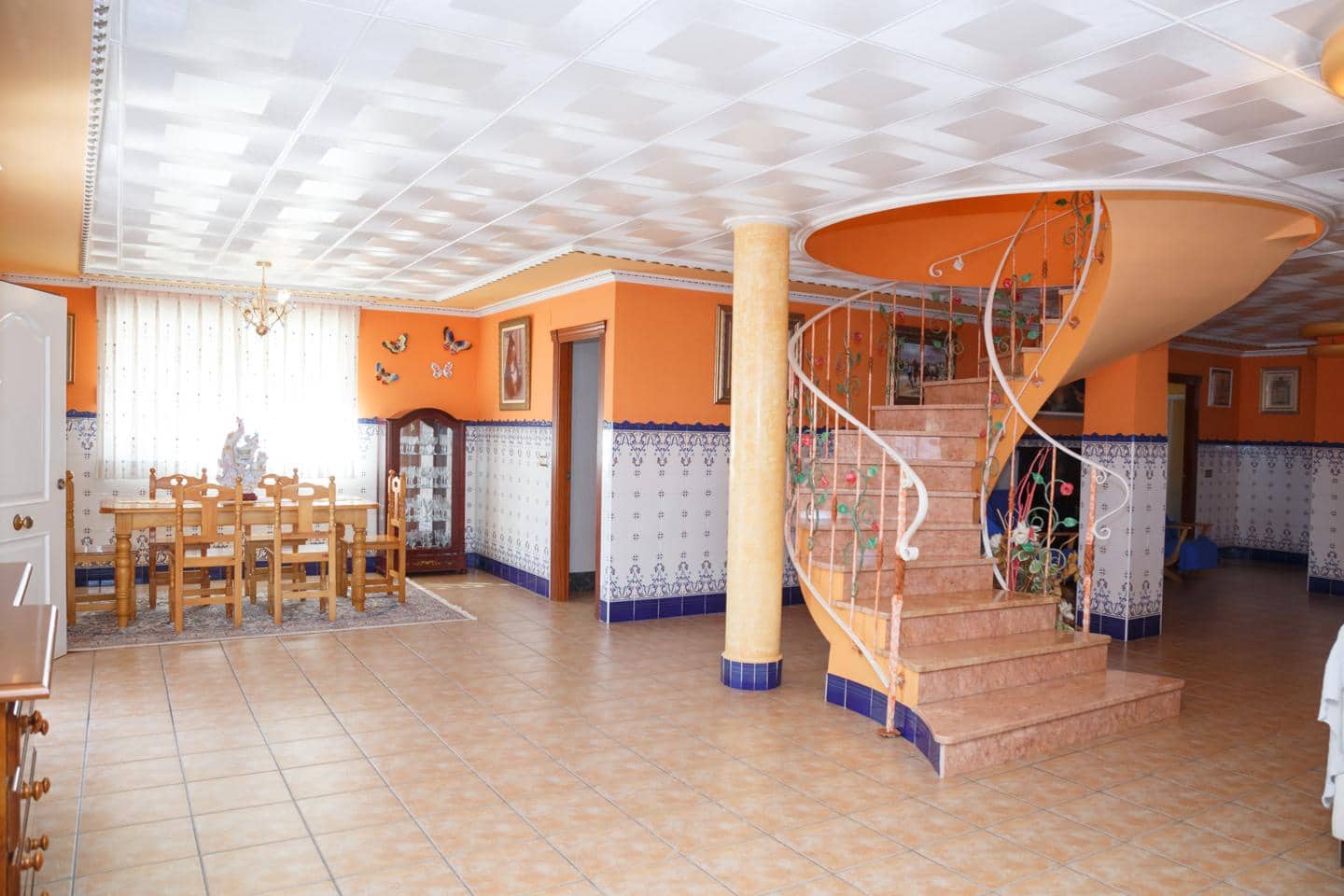 5 slaapkamer Villa te huur in Chiva met zwembad - € 3.500 (Ref: 9427860)