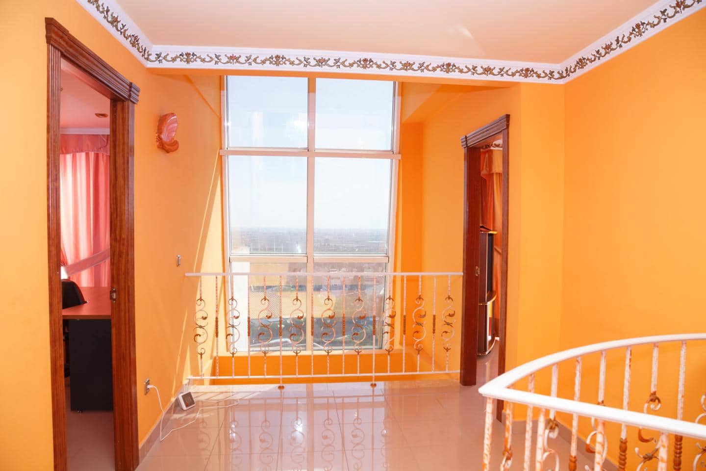 5 slaapkamer Villa te huur in Chiva met zwembad - € 3.500 (Ref: 9427860)