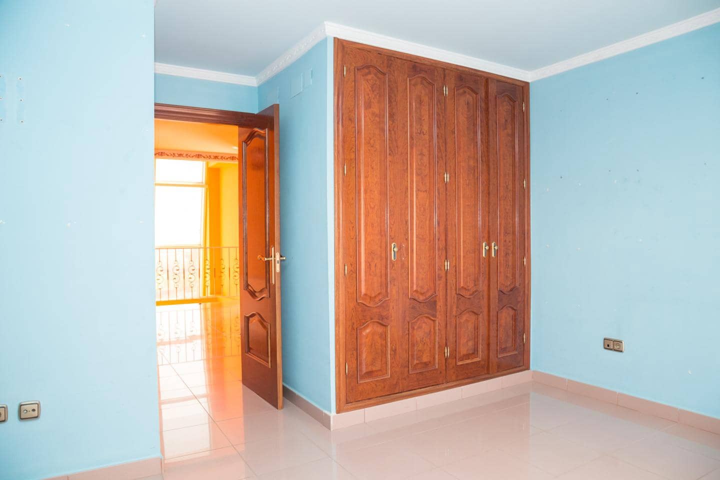 5 slaapkamer Villa te huur in Chiva met zwembad - € 3.500 (Ref: 9427860)