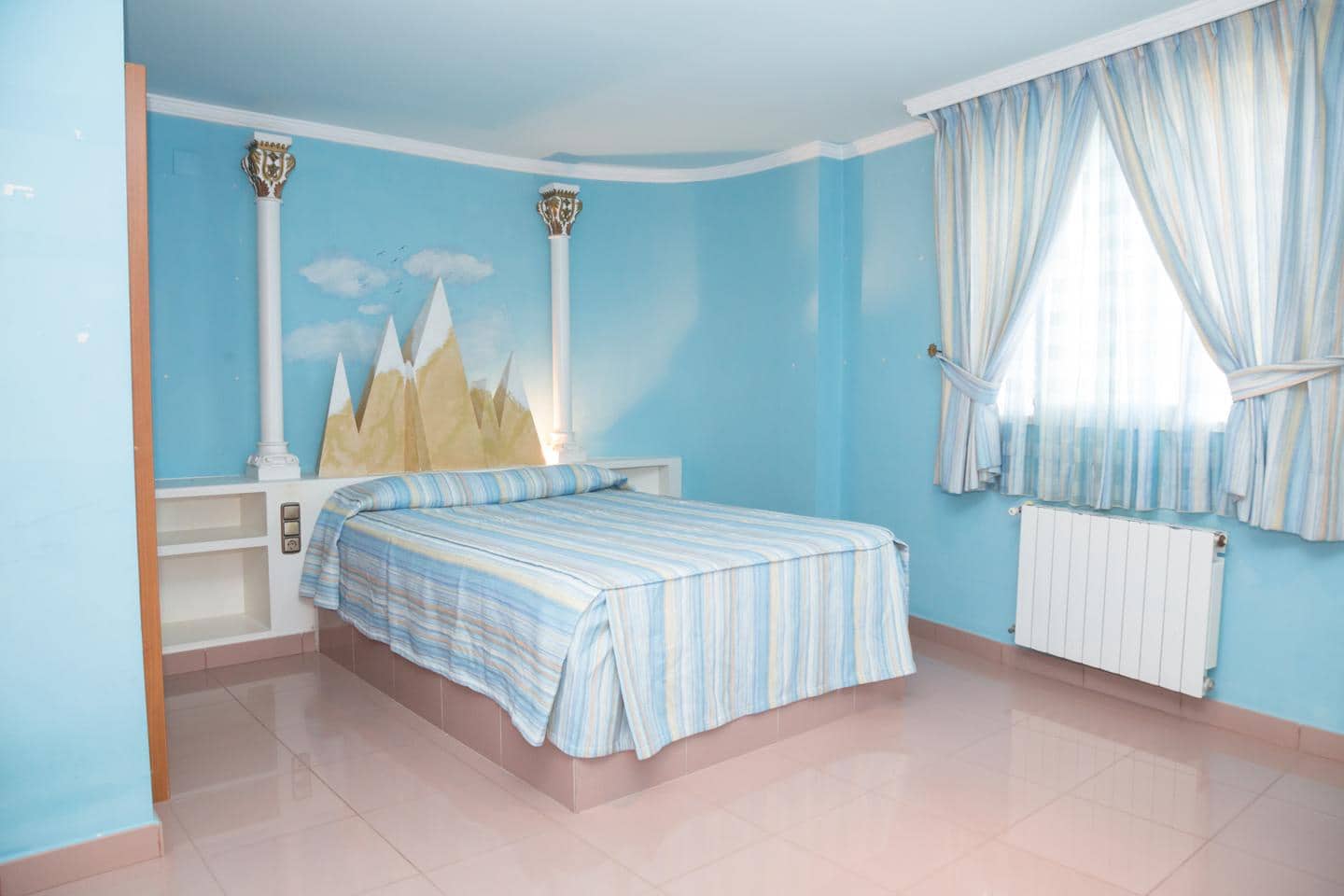 5 slaapkamer Villa te huur in Chiva met zwembad - € 3.500 (Ref: 9427860)