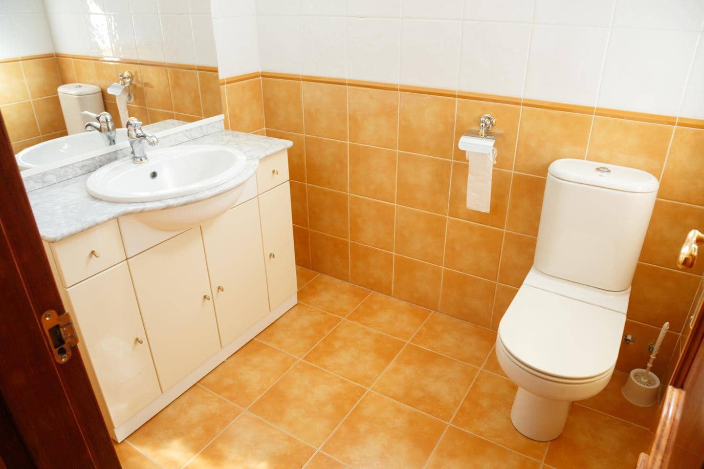 5 slaapkamer Villa te huur in Chiva met zwembad - € 3.500 (Ref: 9427860)