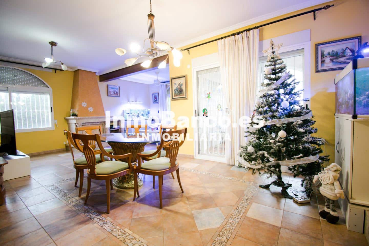 4 slaapkamer Villa te koop in Torrent met zwembad garage - € 415.000 (Ref: 9427867)