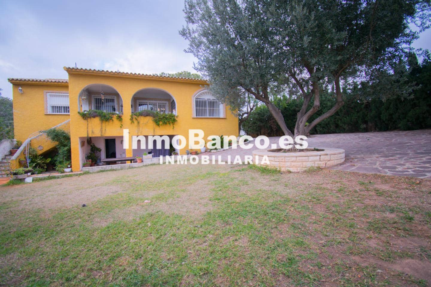 4 slaapkamer Villa te koop in Torrent met zwembad garage - € 415.000 (Ref: 9427867)