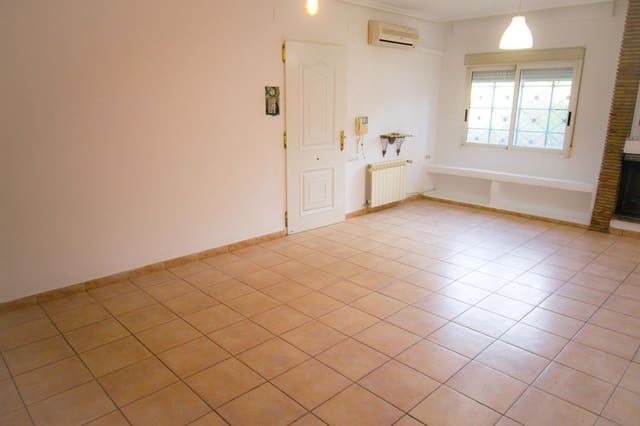 3 bedroom Villa for rent in Chiva with pool garage - € 1,500 (Ref: 9451546)