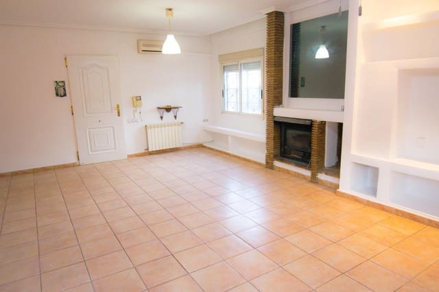 3 bedroom Villa for rent in Chiva with pool garage - € 1,500 (Ref: 9451546)