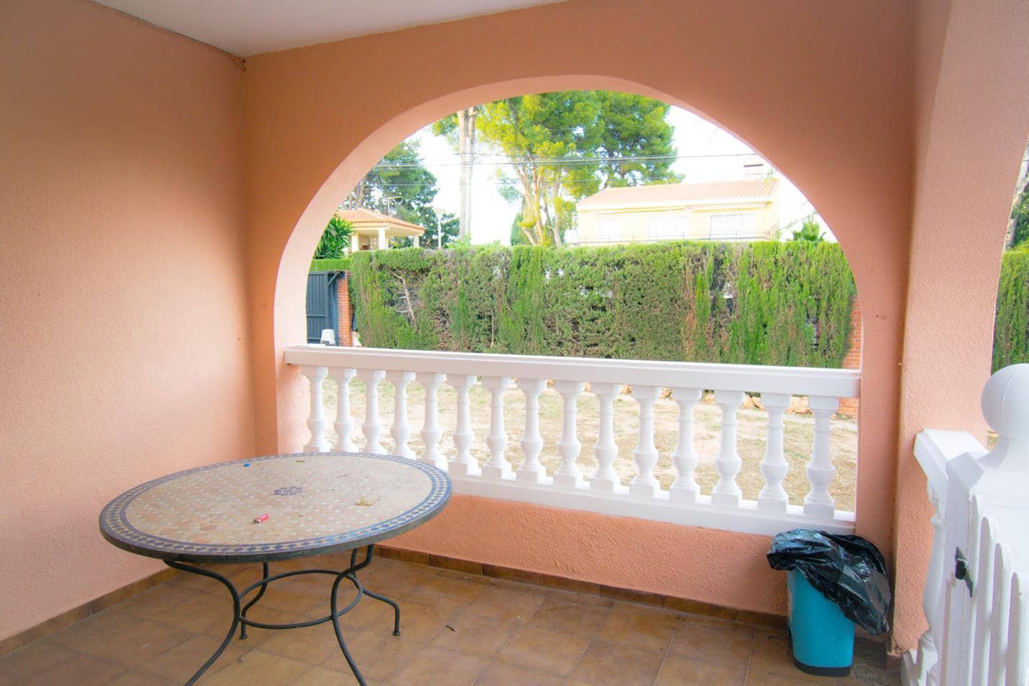 3 bedroom Villa for rent in Chiva with pool garage - € 1,500 (Ref: 9451546)