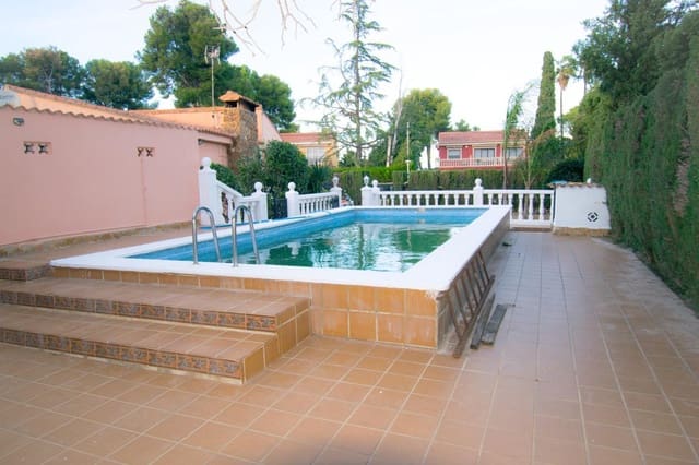 3 bedroom Villa for rent in Chiva with pool garage - € 1,500 (Ref: 9451546)